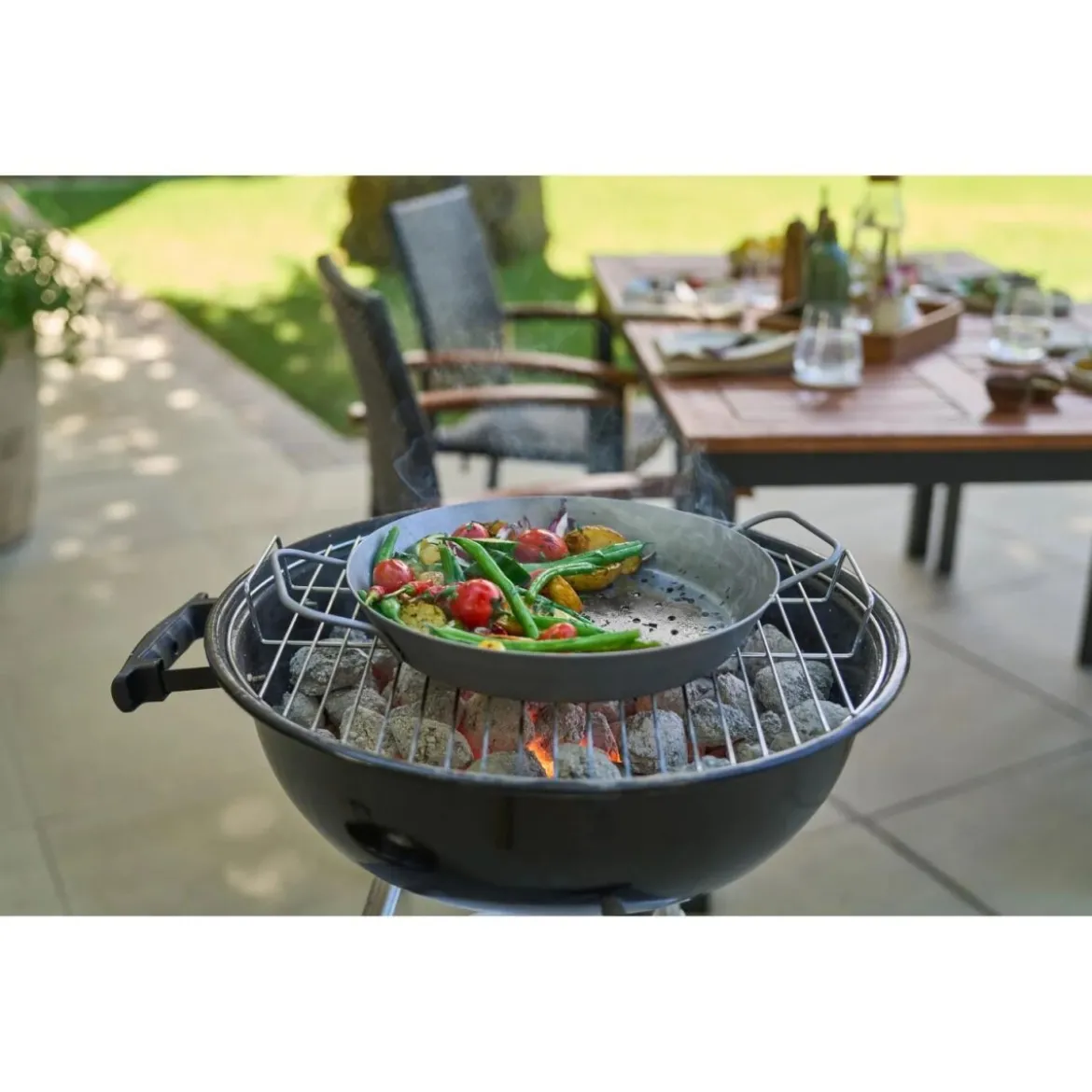 GRILLMEISTER Ø 32 Eisen-Grillpfanne / Ø 28,5 Eisen-Grillpfanne mit perforiertem Boden / Ø 20 Eisen-Grillpfanne mit Servierbrett - B-Ware