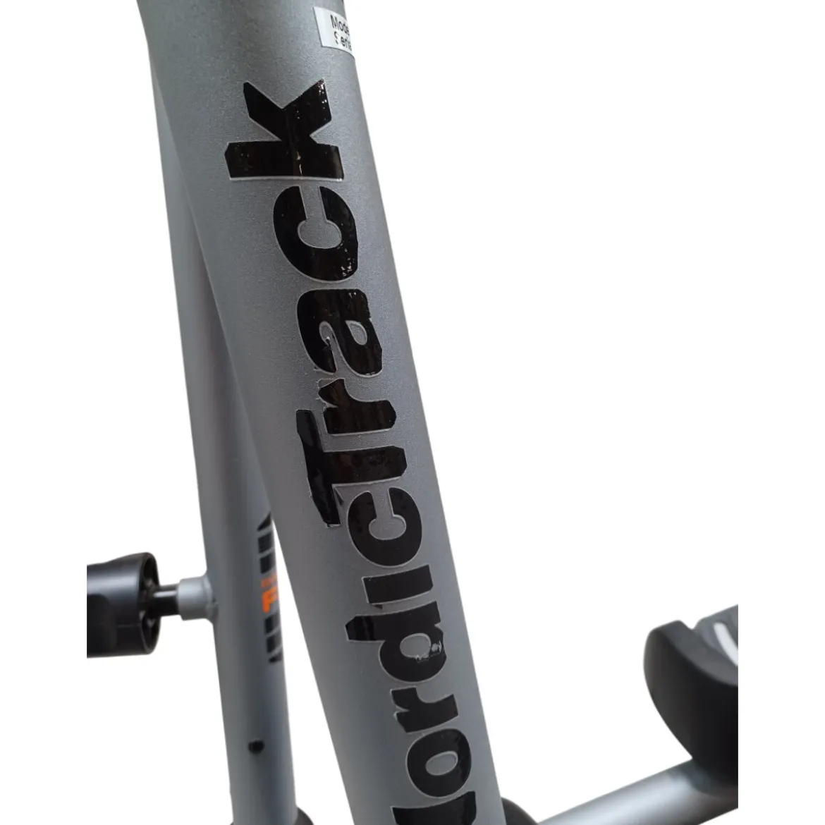 NordicTrack “SE3i” Ellipsentrainer - B-Ware Transportschaden